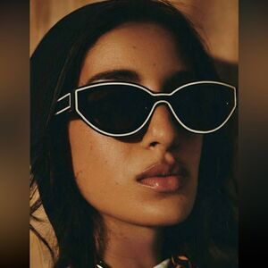 Trendy black frame sunglasses K7